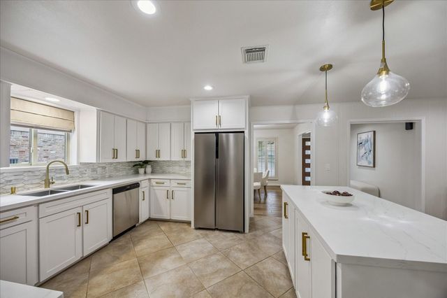 11418 Ash Creek Drive, Houston, TX 77043