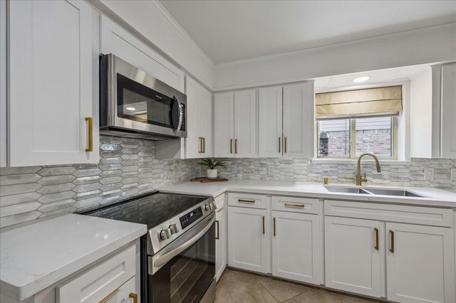 11418 Ash Creek Drive, Houston, TX 77043