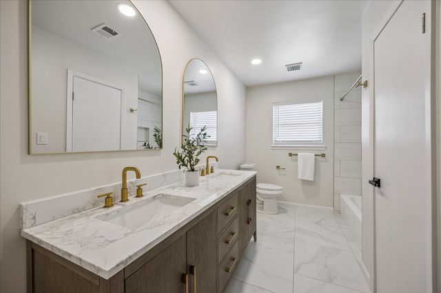 11418 Ash Creek Drive, Houston, TX 77043