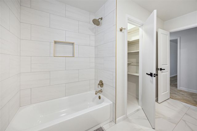 11418 Ash Creek Drive, Houston, TX 77043