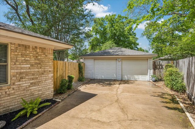 11418 Ash Creek Drive, Houston, TX 77043