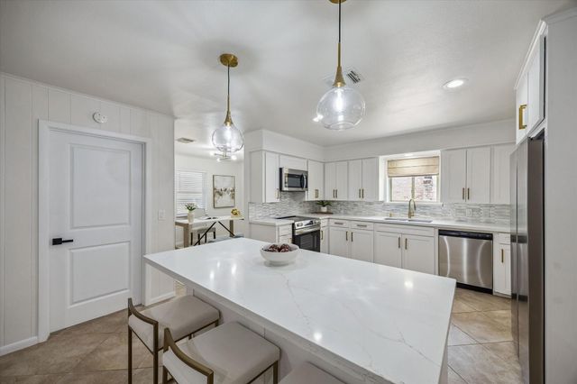 11418 Ash Creek Drive, Houston, TX 77043