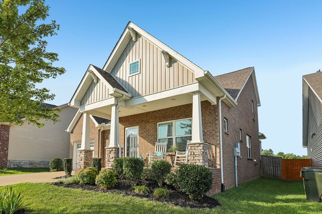 1319 Coates Ln, Gallatin, TN 37066