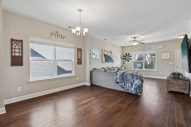1319 Coates Ln, Gallatin, TN 37066