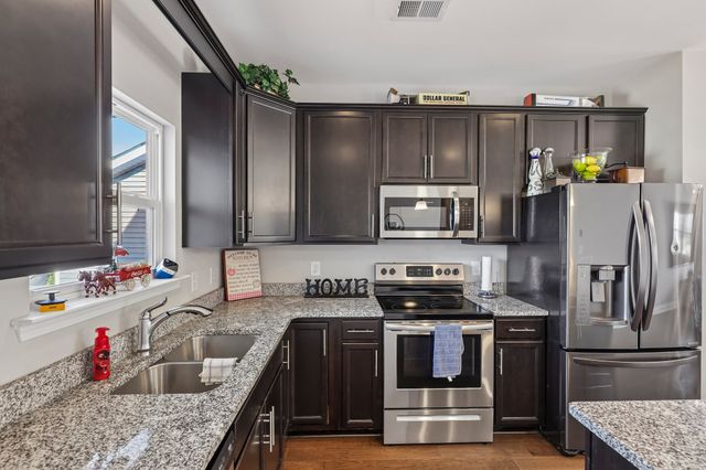 1319 Coates Ln, Gallatin, TN 37066