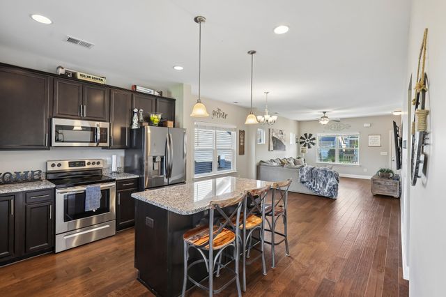 1319 Coates Ln, Gallatin, TN 37066