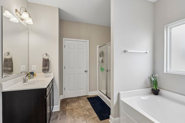 1319 Coates Ln, Gallatin, TN 37066