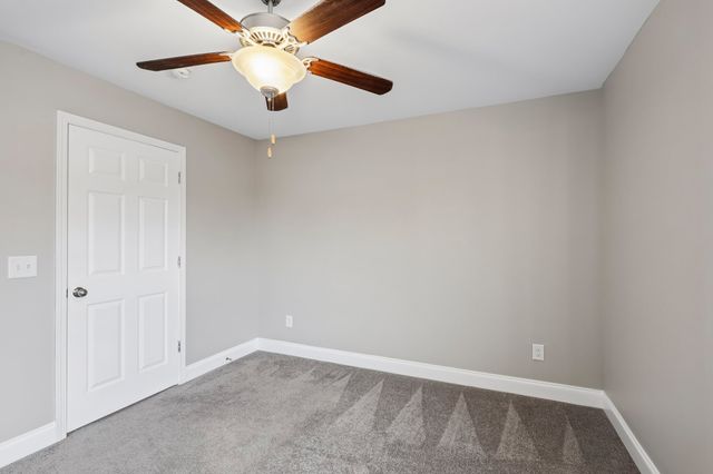 1319 Coates Ln, Gallatin, TN 37066