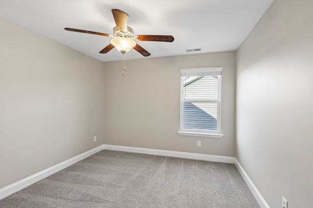 1319 Coates Ln, Gallatin, TN 37066