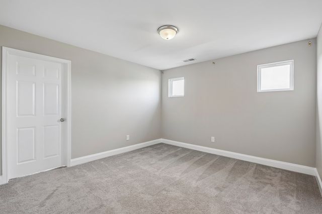 1319 Coates Ln, Gallatin, TN 37066