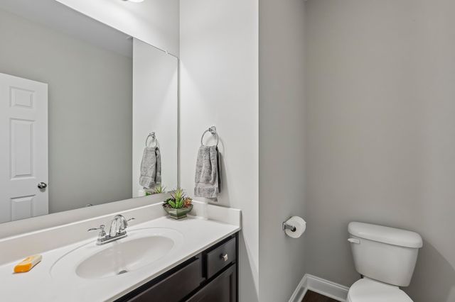 1319 Coates Ln, Gallatin, TN 37066