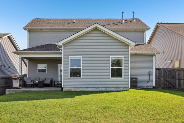 1319 Coates Ln, Gallatin, TN 37066