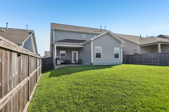 1319 Coates Ln, Gallatin, TN 37066