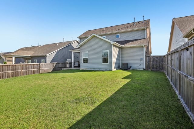 1319 Coates Ln, Gallatin, TN 37066