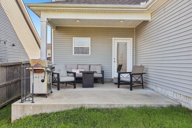 1319 Coates Ln, Gallatin, TN 37066