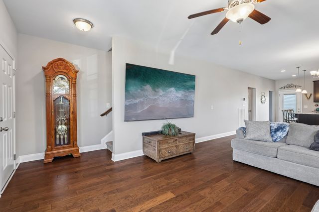 1319 Coates Ln, Gallatin, TN 37066