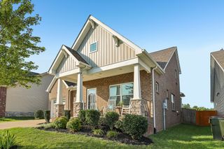 1319 Coates Ln, Gallatin, TN 37066