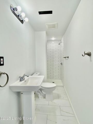 6901 Brook Bend Way, Louisville, KY 40229