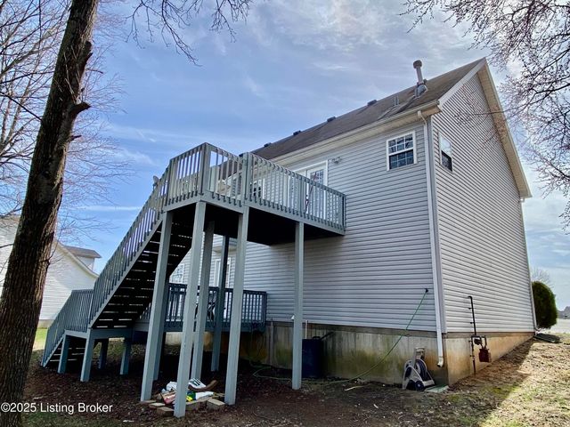 6901 Brook Bend Way, Louisville, KY 40229