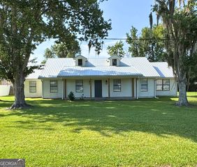 124 Wolf Bay Circle, Kingsland, GA 31548