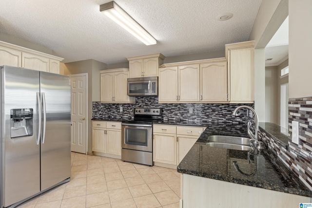 143 STRATFORD CIRCLE, Pelham, AL 35124
