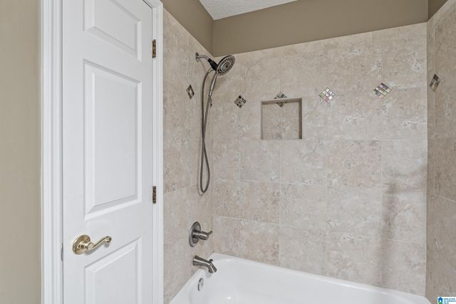 143 STRATFORD CIRCLE, Pelham, AL 35124