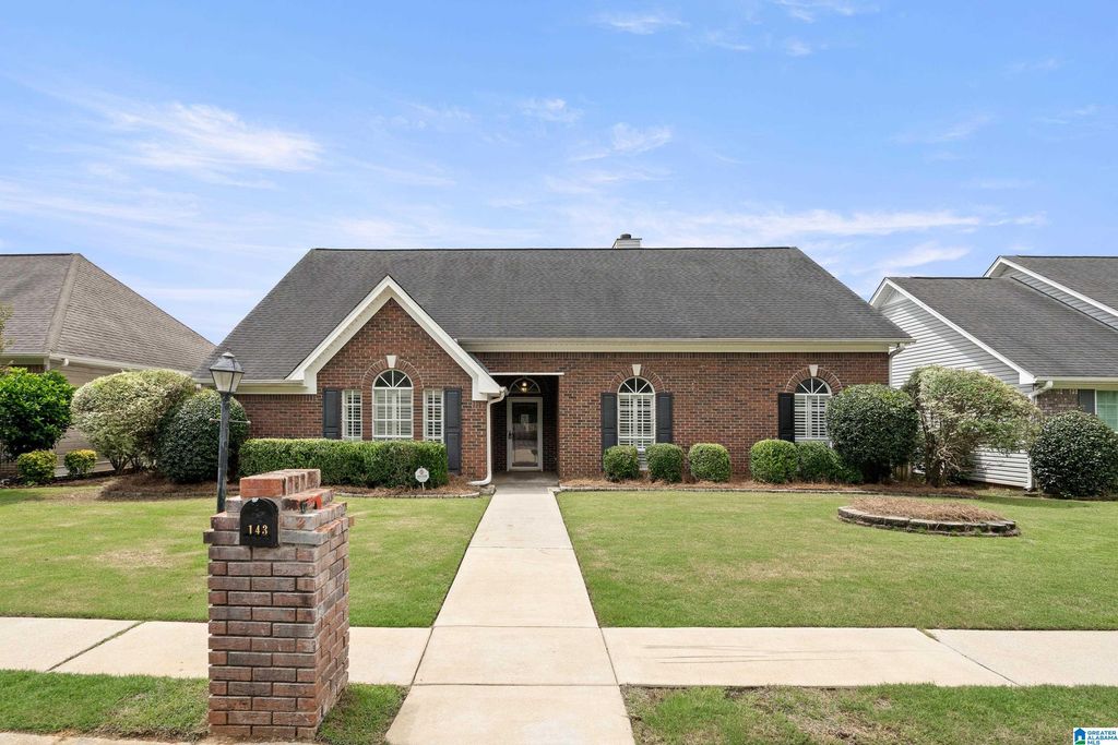 143 STRATFORD CIRCLE, Pelham, AL 35124
