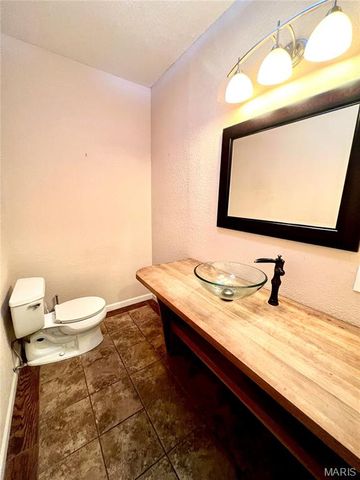 792 County Road 466, Poplar Bluff, MO 63901