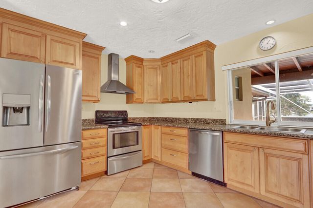 4529 Square Lake Drive, Palm Beach Gardens, FL 33418