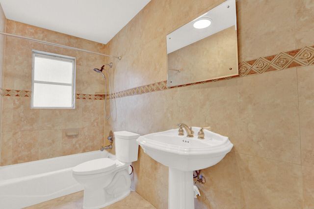 4529 Square Lake Drive, Palm Beach Gardens, FL 33418