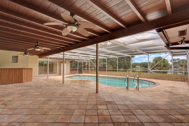4529 Square Lake Drive, Palm Beach Gardens, FL 33418
