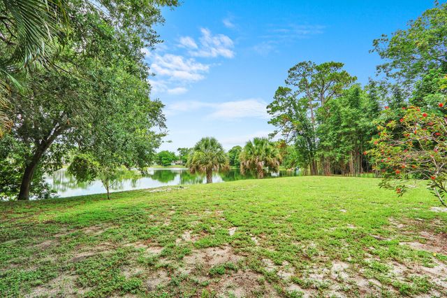 4529 Square Lake Drive, Palm Beach Gardens, FL 33418