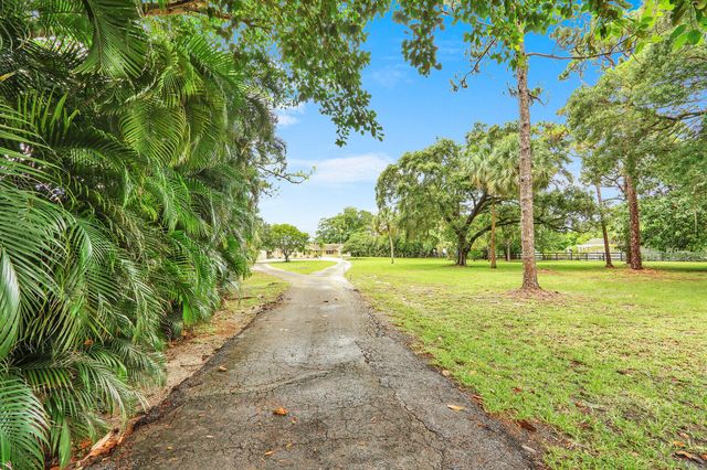 4529 Square Lake Drive, Palm Beach Gardens, FL 33418