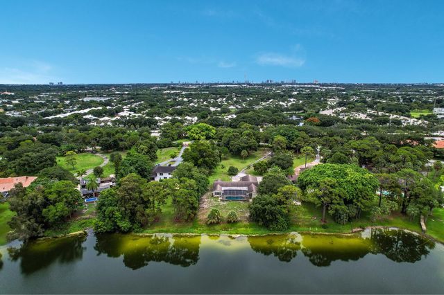 4529 Square Lake Drive, Palm Beach Gardens, FL 33418
