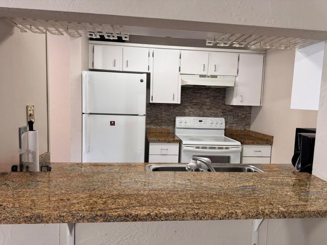 3124 N Us Highway 441 J1, Okeechobee, FL 34974