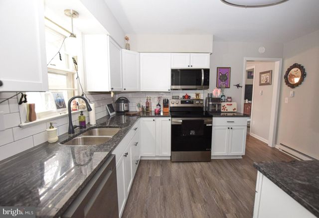 9 GABRIEL DR, Martinsburg, WV 25405