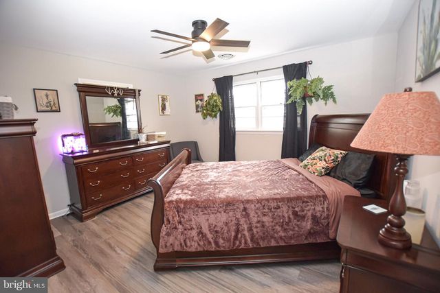 9 GABRIEL DR, Martinsburg, WV 25405