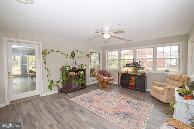 9 GABRIEL DR, Martinsburg, WV 25405