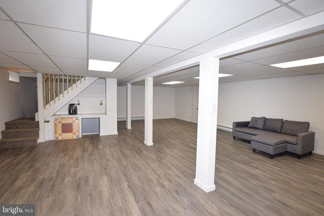 9 GABRIEL DR, Martinsburg, WV 25405