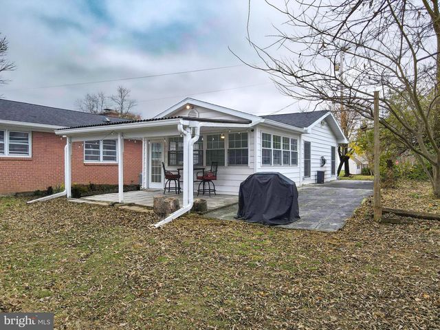 9 GABRIEL DR, Martinsburg, WV 25405