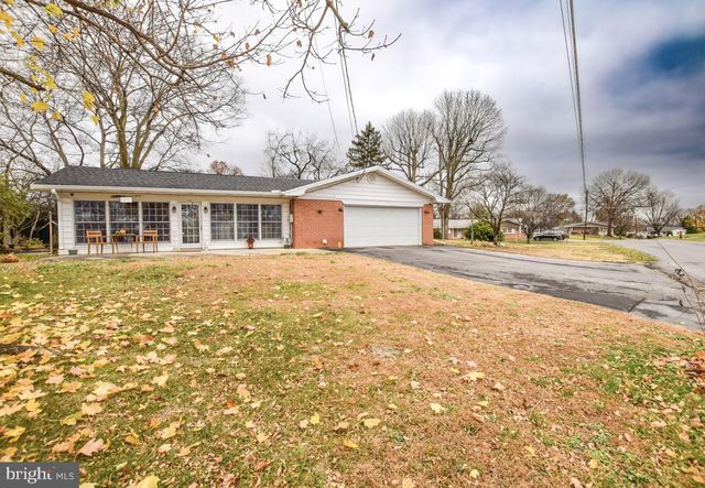 9 GABRIEL DR, Martinsburg, WV 25405