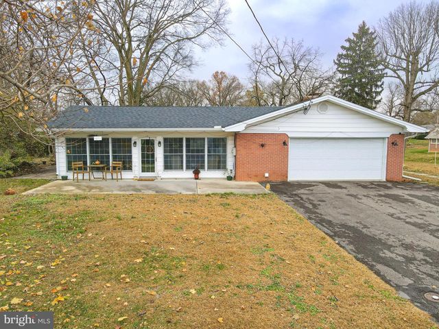 9 GABRIEL DR, Martinsburg, WV 25405