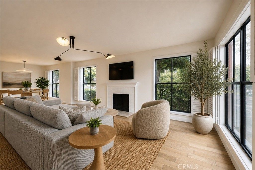 Image 12 of property listing at 585 W Duarte 25, Arcadia, CA 91007