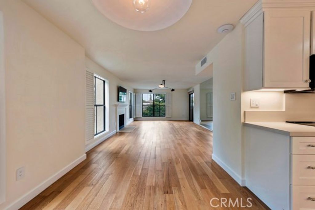 Image 15 of property listing at 585 W Duarte 25, Arcadia, CA 91007