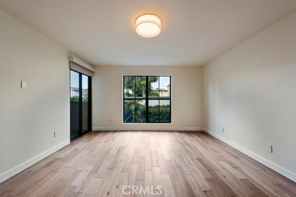 Image 25 of property listing at 585 W Duarte 25, Arcadia, CA 91007