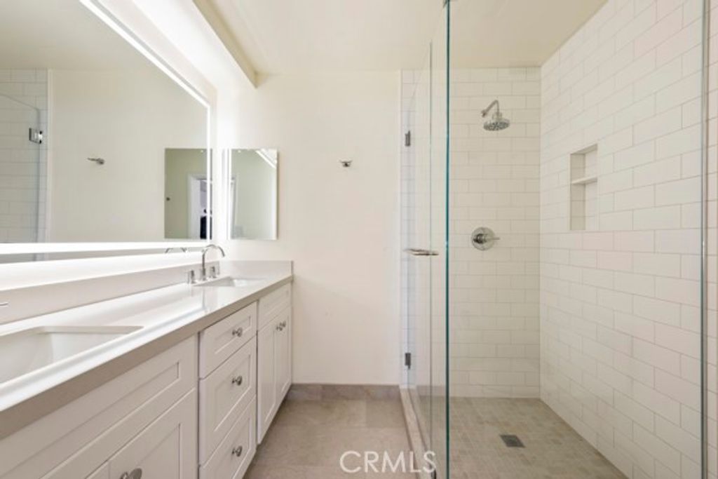 Image 34 of property listing at 585 W Duarte 25, Arcadia, CA 91007