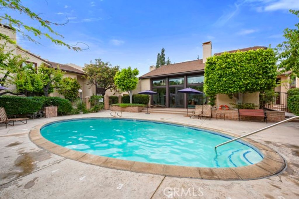 Image 38 of property listing at 585 W Duarte 25, Arcadia, CA 91007