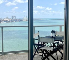 300 S Biscayne Blvd T-2012, Miami, FL 33131