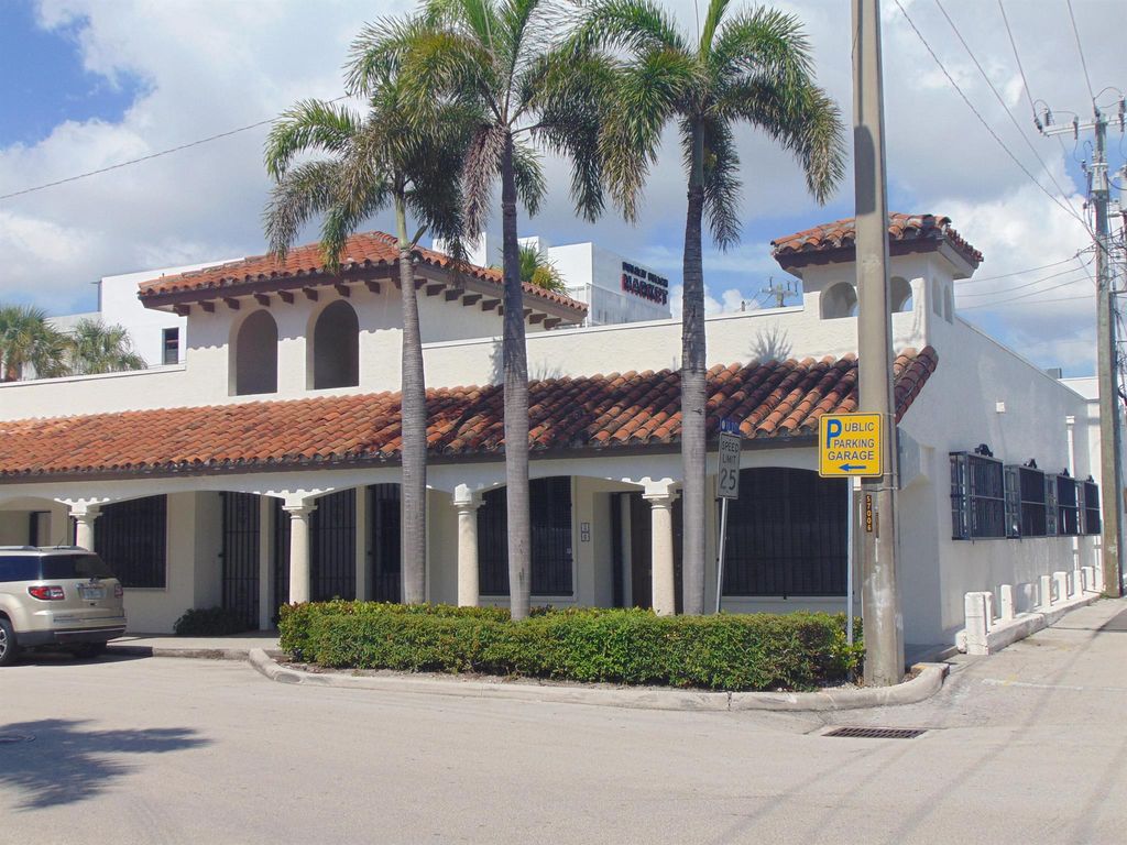Image 1 of property listing at 30 SE 4th Avenue, Delray Beach, FL 33483