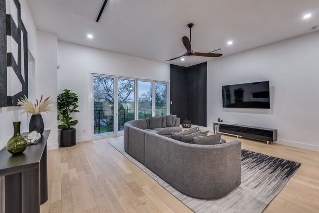 1904 Pollard Street, Dallas, TX 75208